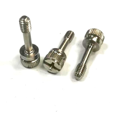 O sulco M4x16 onze dado forma serrilhou os parafusos prisioneiros feitos sob encomenda não sai