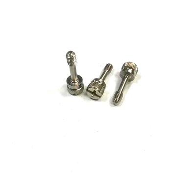 O sulco serrilhou os parafusos que prisioneiros feitos sob encomenda M4x16 onze Shaped não sai