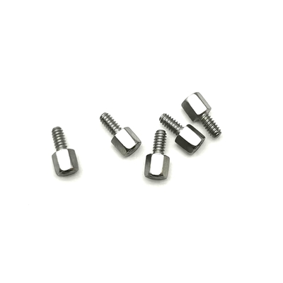 Parafusos hexagonais de rosca única para chassis e armários de computadores