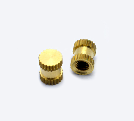 Das porcas serrilhadas de bronze da inserção da linha da modelação por injeção cobre sem chumbo