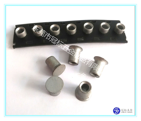 Auto que penetra o rebite de aço inoxidável 5.3x4mm 5.3x5mm 5.3x6mm que limpam com jato de areia