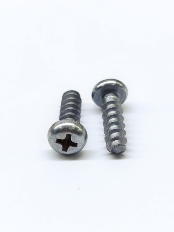 Parafusos de liga de zinco-níquel Phillips Pan Head para plásticos M5*16